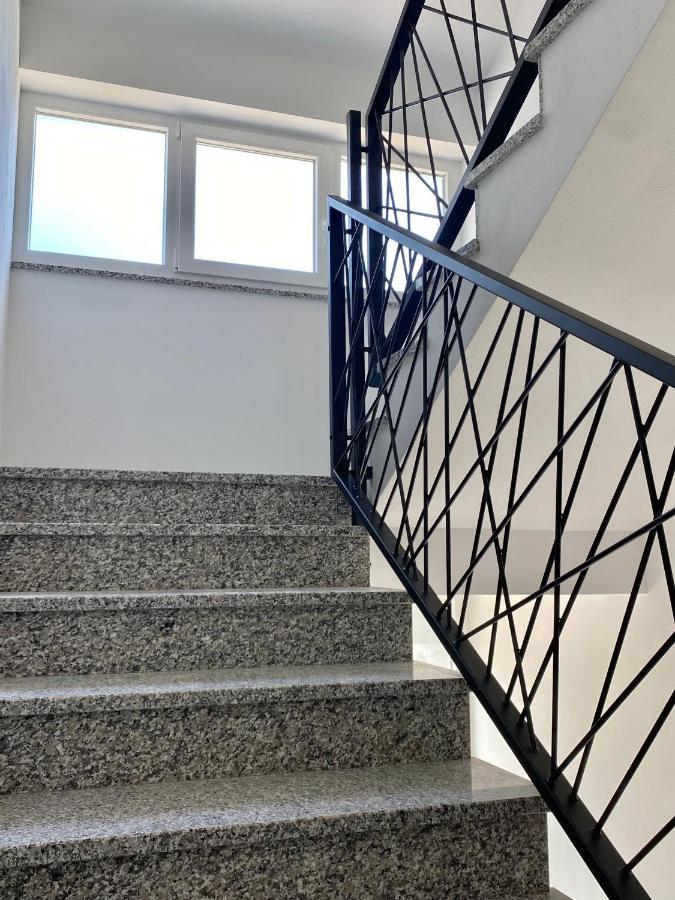 Theros Bibinje Bagian luar foto