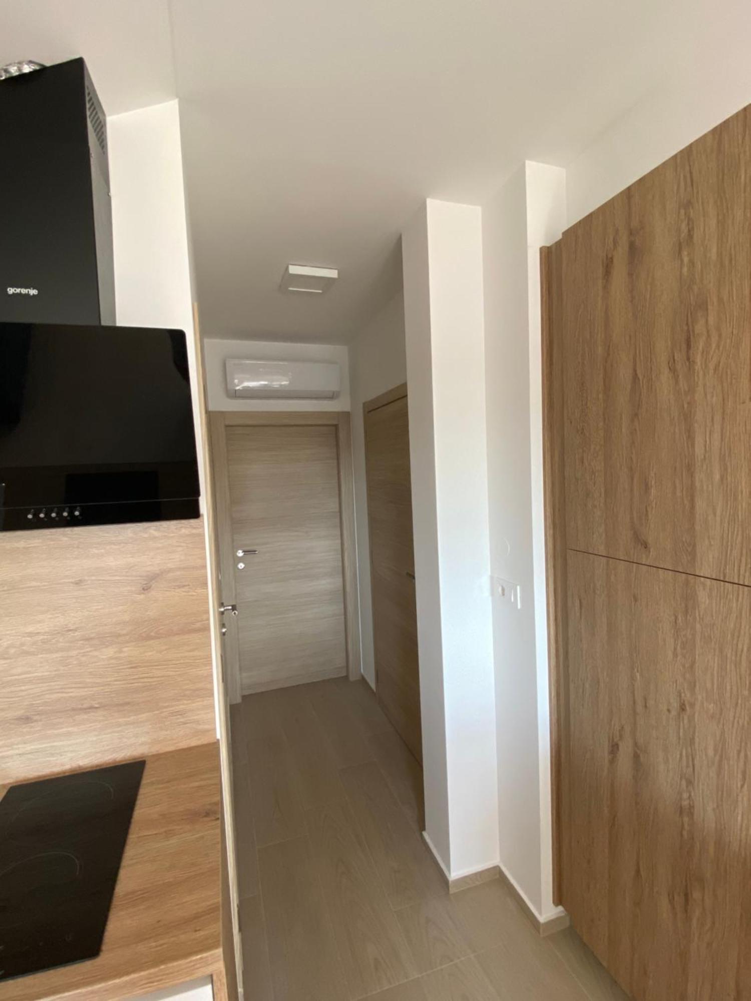 Theros Bibinje Bagian luar foto